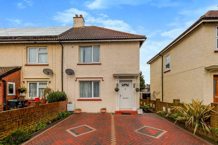 3 Bedroom End Of Terrace House To Rent In Gloucester Road, Gravesend, Kent, DA12