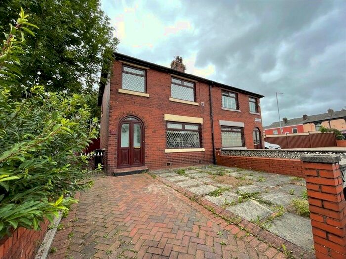 3 Bedroom Semi-Detached House To Rent In Bradford Road, Farnworth, Bolton, BL4