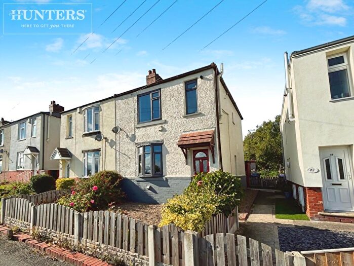 3 Bedroom Semi-Detached House For Sale In Castle View, Dodworth, S75
