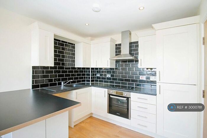3 Bedroom Flat To Rent In Richardshaw Lane, Pudsey, LS28