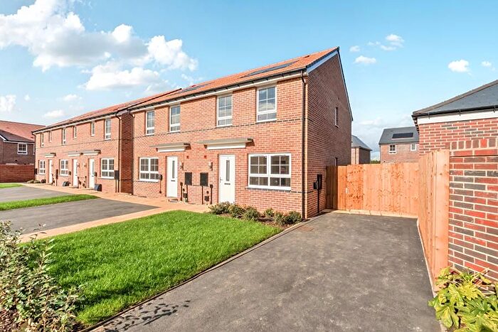 3 Bedroom Semi Detached House To Rent In Ilex Drive, Fiddington Fields, Tewkesbury, Gloucestershire, GL20