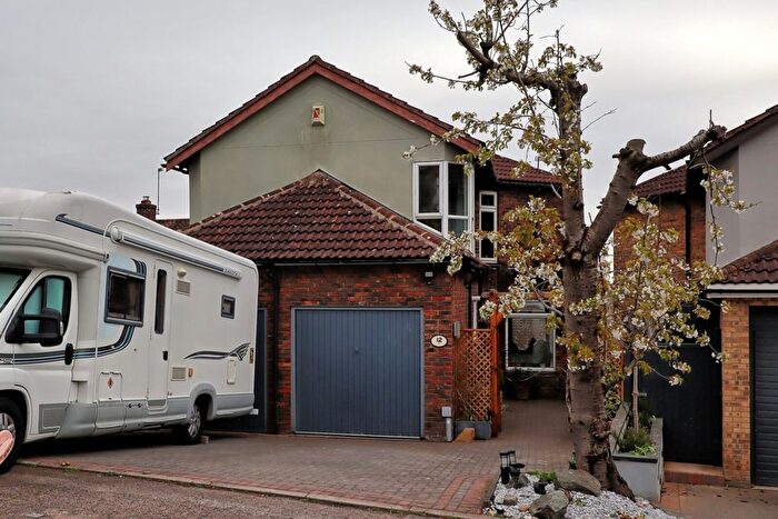 4 Bedroom Detached House For Sale In The Vale, Basildon, Essex, SS16