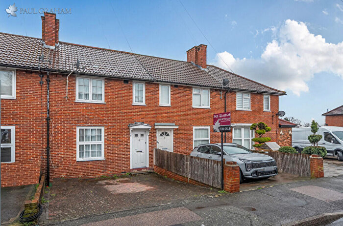 3 Bedroom Terraced House For Sale In Waltham Road, Carshalton, SM5