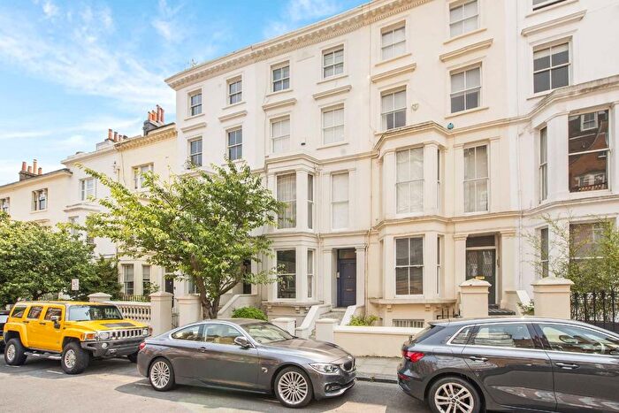 2 Bedroom Flat To Rent In Gloucester Walk, Kensington, W8