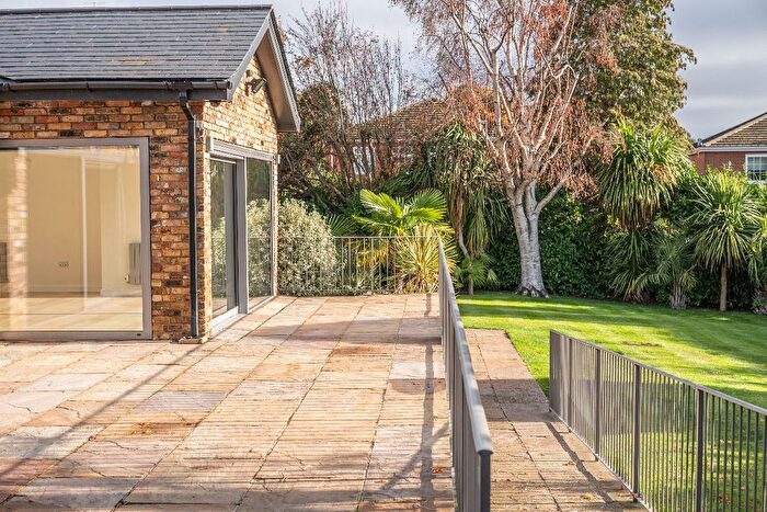 4 Bedroom Detached House For Sale In Fitzgeorge Avenue, New Malden, KT3