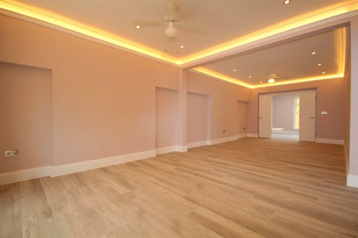 4 Bedroom Semi-Detached House To Rent In Friars Place Lane, Acton, W3