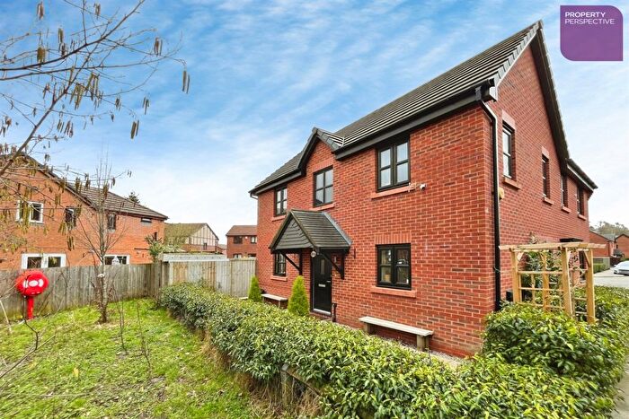 3 Bedroom Semi-Detached House For Sale In Tiverton Avenue, WN7