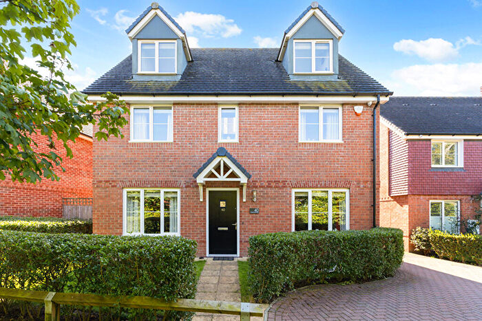 5 Bedroom Detached House For Sale In Lowsley Farm Drive, Liphook, GU30