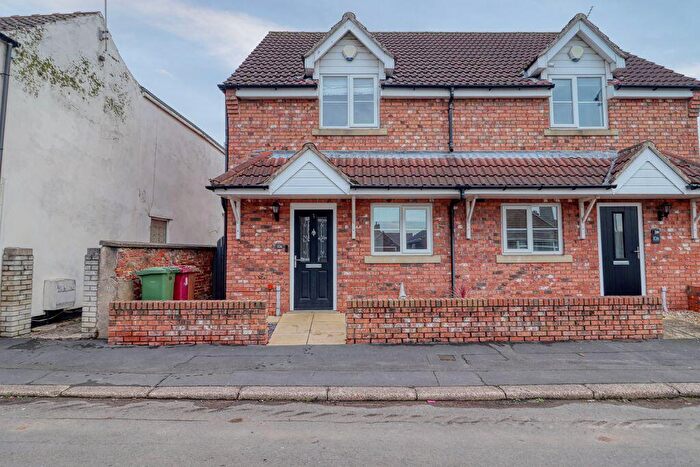 2 Bedroom Semi Detached House For Sale In North Street, Crowle, DN17