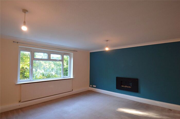 2 Bedroom Flat To Rent In Partridge Knoll, Purley, CR8