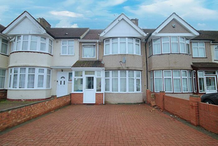3 Bedroom Terraced House For Sale In Sandhurst Road, London, NW9