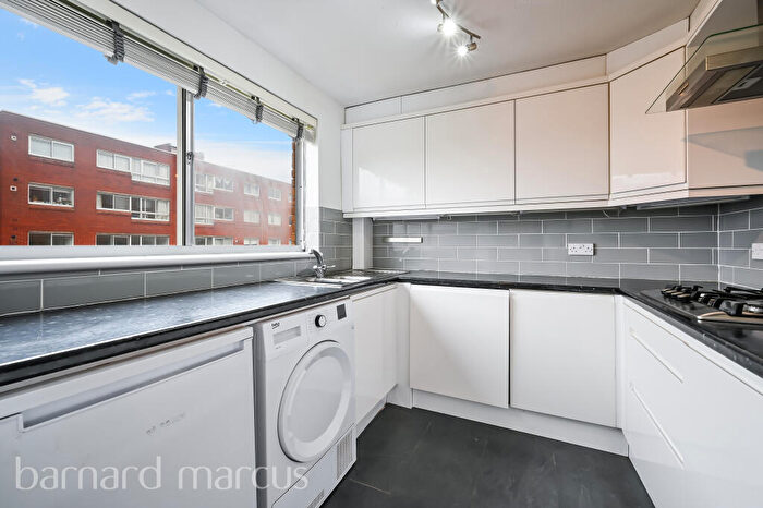 2 Bedroom Flat To Rent In Homefield Park, Sutton, SM1