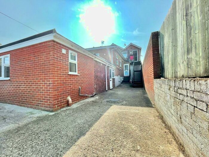 1 Bedroom Apartment To Rent In Oxford Road, Reading, Berkshire, RG30