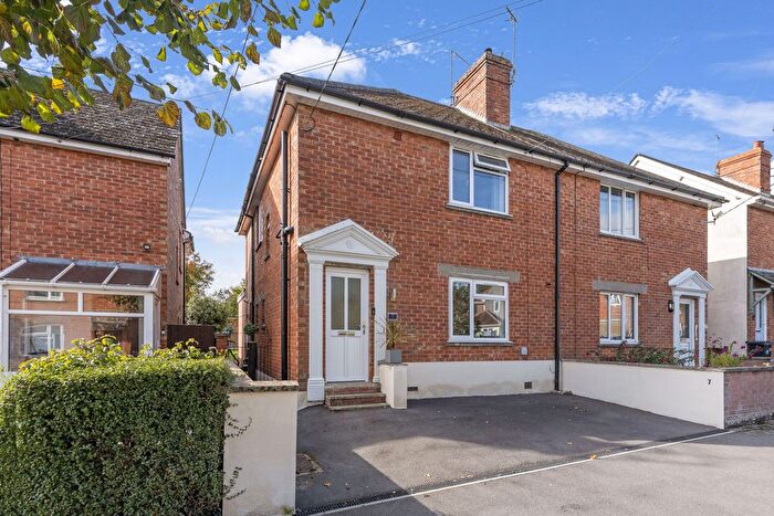 3 Bedroom Semi-Detached House For Sale In St. Georges Road, Shaftesbury, SP7