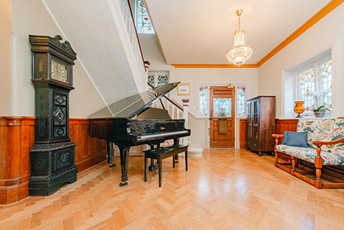 5 Bedroom Detached House For Sale In East Croydon, Surrey, CR0