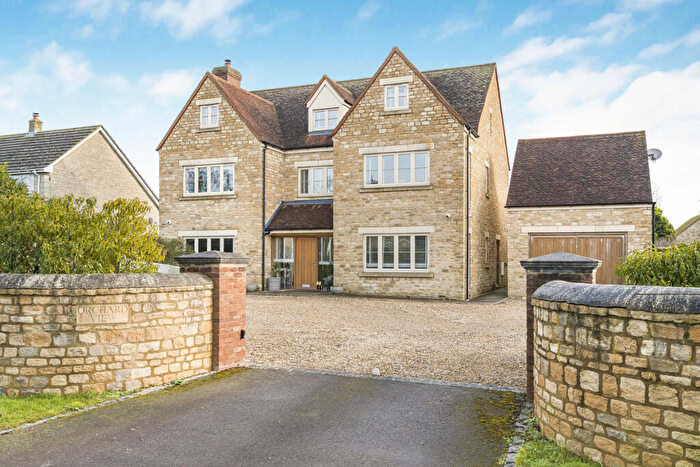 6 Bedroom Detached House For Sale In Station Road, Launton, OX26