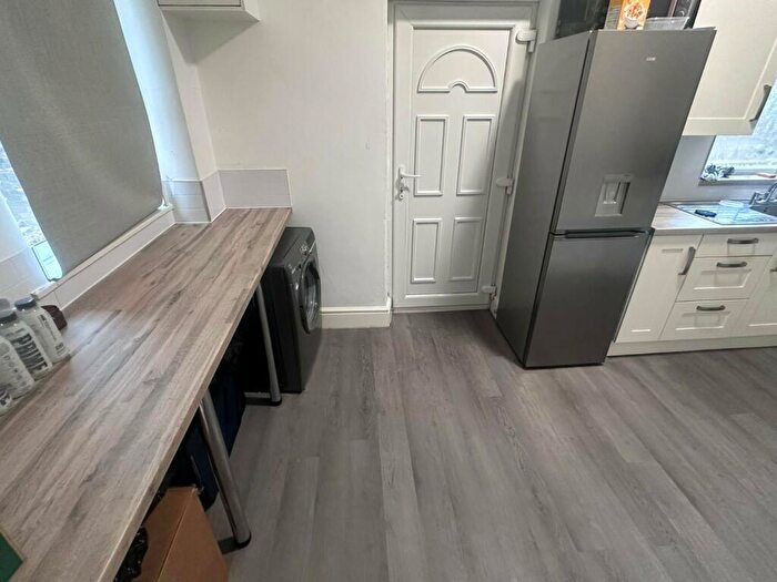 9 Bedroom Flat To Rent In Foxhall Road, Nottingham, NG7