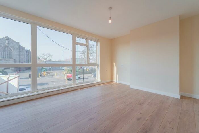 3 Bedroom Flat To Rent In Warwick Road, Birmingham, B27