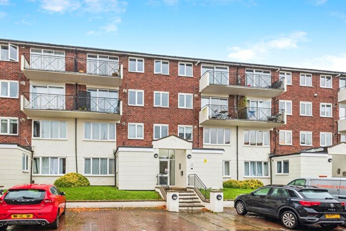 1 Bedroom Flat For Sale In Silkdale Close, Oxford, OX4