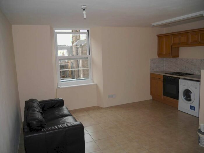 Studio To Rent In Nethergate, Dundee, DD1