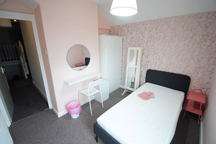 1 Bedroom Terraced House To Rent In A Whitchurch Road, Cardiff, CF14