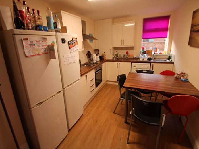 6 Bedroom House To Rent In Norwood Terrace, Leeds, LS6