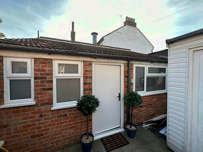 1 Bedroom Studio To Rent In Castle Road, Bedford, MK40