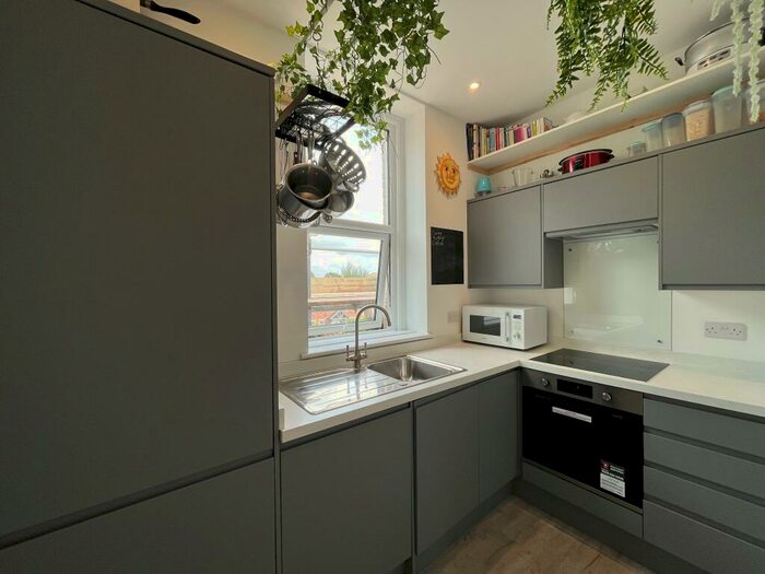 2 Bedroom Apartment To Rent In Victoria Avenue, Shanklin, PO37