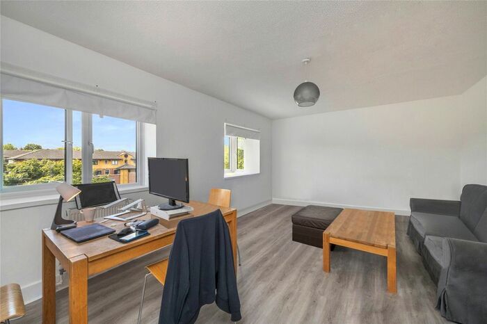 2 Bedroom Flat To Rent In Rotherfield Street, London, N1