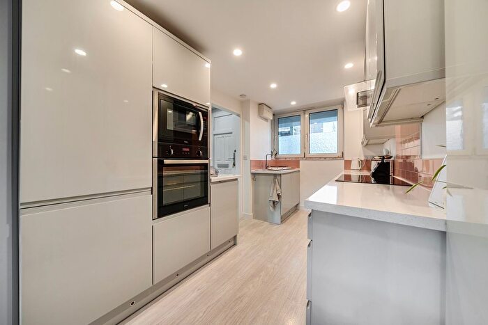 1 Bedroom Flat For Sale In Woodland Grove, Greenwich, SE10