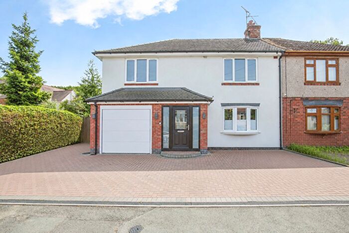 4 Bedroom Semi-Detached House For Sale In Stratford Avenue, Atherstone, CV9