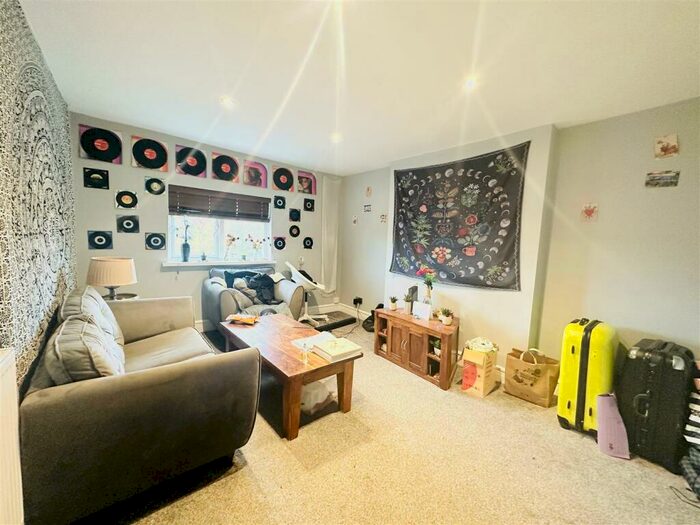 1 Bedroom Flat To Rent In Loughborough Road, West Bridgford, Nottingham, NG2