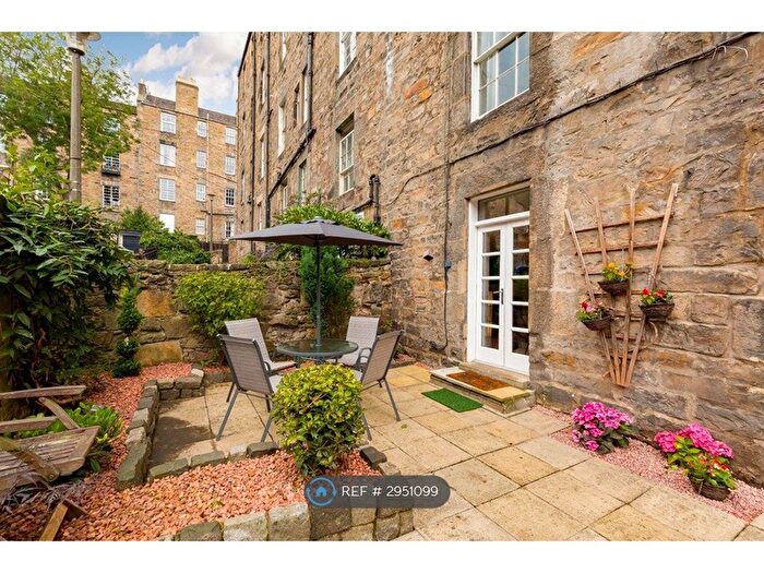 3 Bedroom Flat To Rent In Cumberland St North West Lat Lan, Edinburgh, EH3
