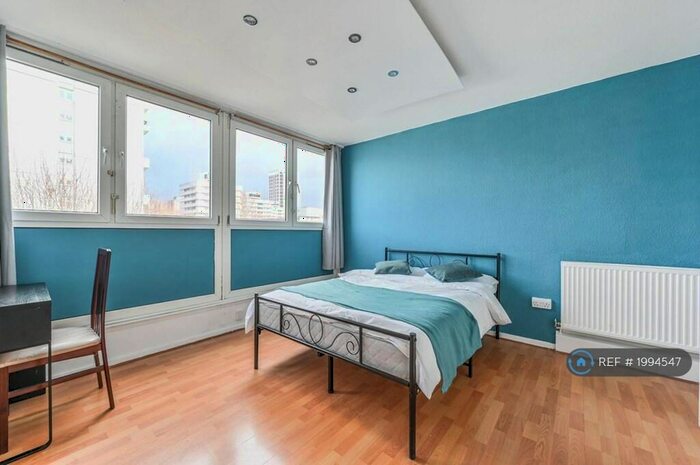 4 Bedroom Flat To Rent In Fowler Close, London, SW11