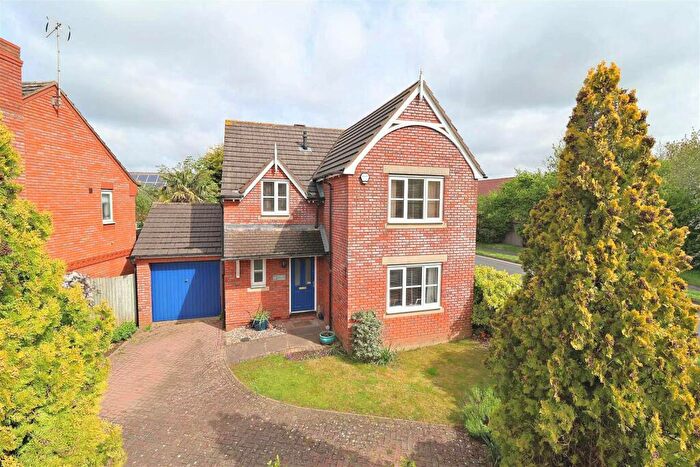 4 Bedroom Detached House For Sale In Hathorn Road, Hucclecote, Gloucester, GL3