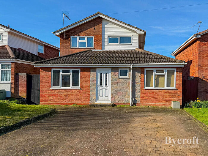 3 Bedroom Detached House For Sale In Raven Close, Bradwell, NR31