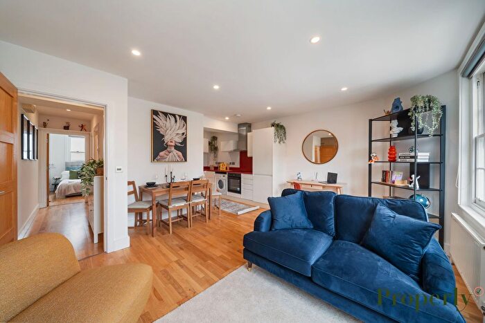 2 Bedroom Flat For Sale In Clapham Manor Street, London, SW4
