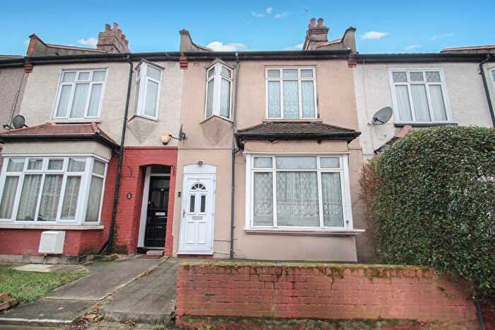 3 Bedroom Terraced House For Sale In Rosslyn Crescent, Harrow, HA1