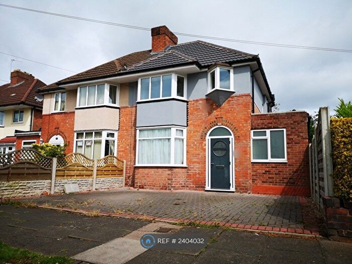 4 Bedroom Semi-Detached House To Rent In Lindsworth Road, Birmingham, B30