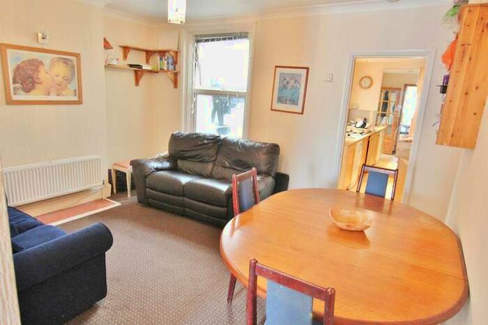 1 Bedroom Property To Rent In 17 Seldown Lane Poole, BH15