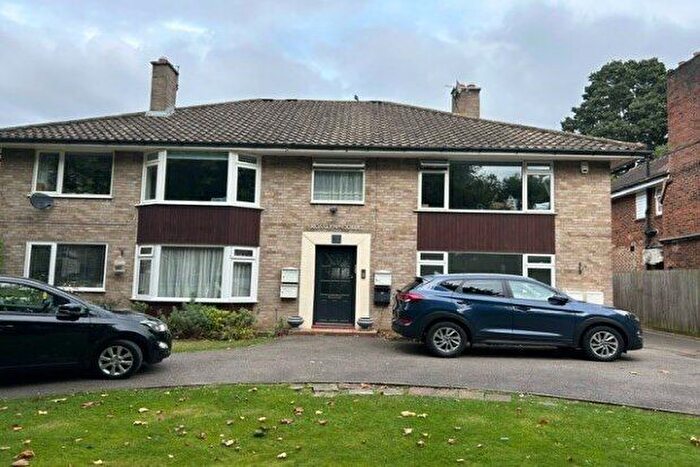 2 Bedroom Flat To Rent In Park Road, Beckenham, BR3