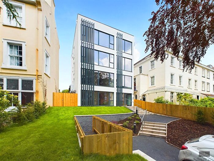 2 Bedroom Flat To Rent In New North Road, Exeter, EX4