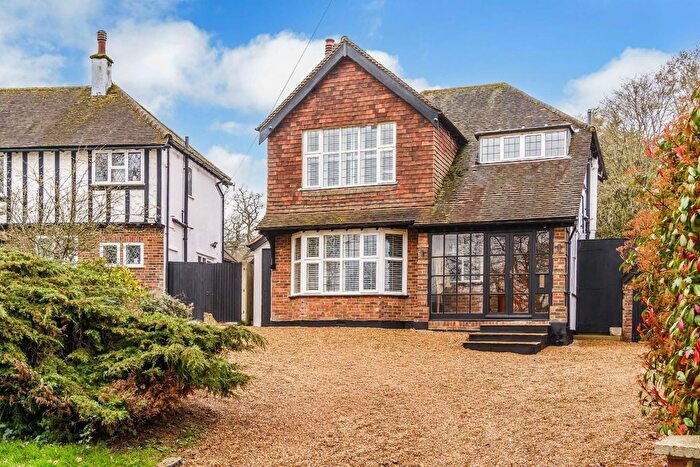 3 Bedroom Detached House For Sale In Sunnybank, Epsom, KT18