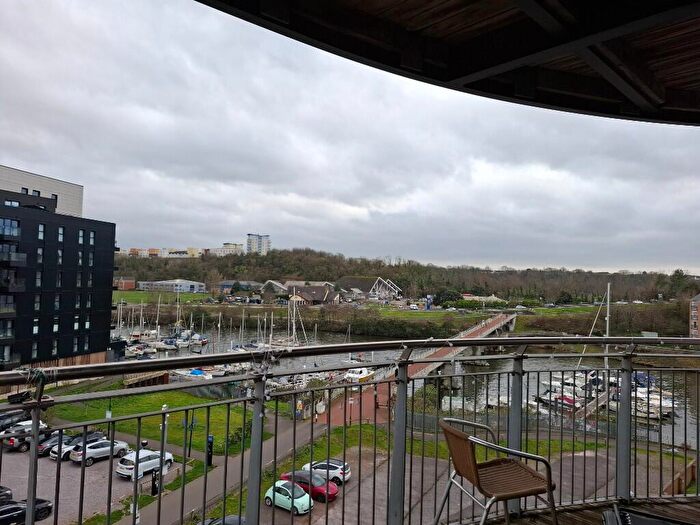 3 Bedroom Flat To Rent In Victoria Wharf, Watkiss Way, Cardiff, CF11