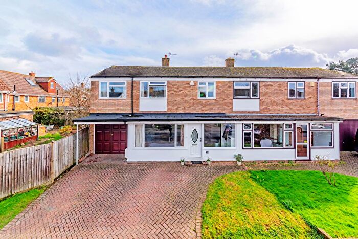4 Bedroom Semi-Detached House For Sale In Vaughan Avenue, Tonbridge, TN10