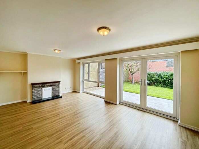 3 Bedroom House To Rent In Sanctus Drive, Stratford-upon-Avon, CV37