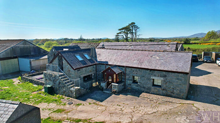 3 Bedroom Barn Conversion For Sale In Gadlas Bryn Hyfryd, Chwilog - Ac, LL53