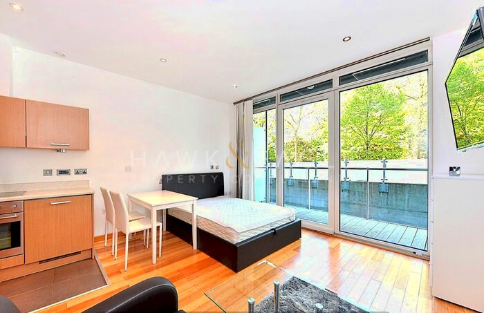 Studio To Rent In Oswald Building, Queenstown Road, Battersea Park, SW11