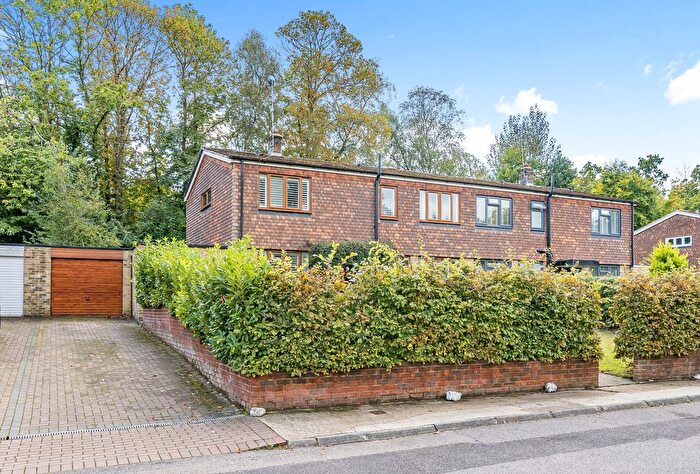 4 Bedroom Semi-detached House For Sale In Armstrong Close, Halstead, Sevenoaks, Kent, TN14