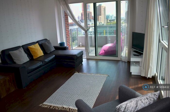 3 Bedroom Flat To Rent In Marner Point, Bromley-By-Bow, E3